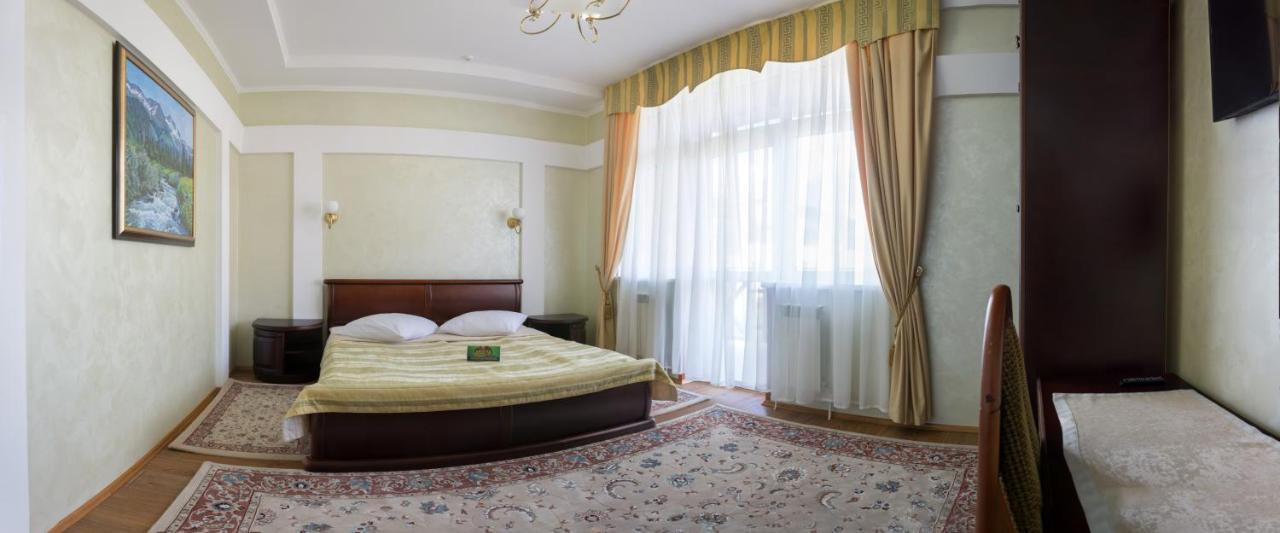 Hotel Solnichnaia Dolyna Poljana Exteriér fotografie
